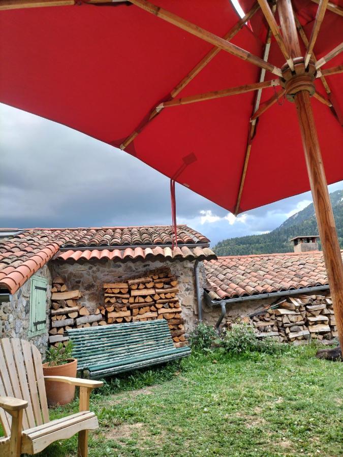 La Maison Sous Le Chateau Bed and breakfast
